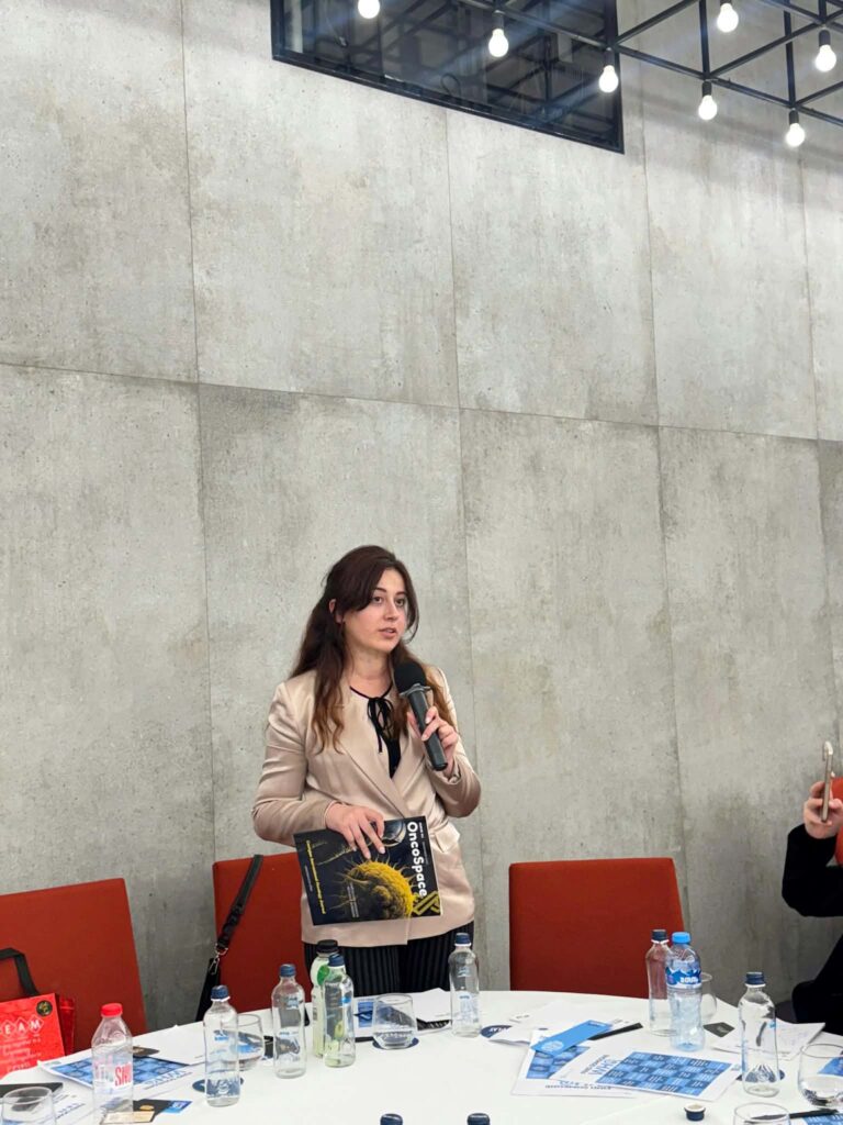 973bf0c6 86a7 4459 B4aa 89ca179391db 768x1024